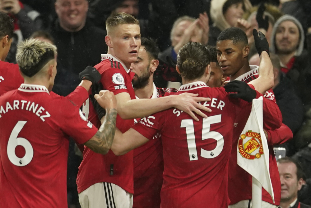 队在中场和 队在中场和